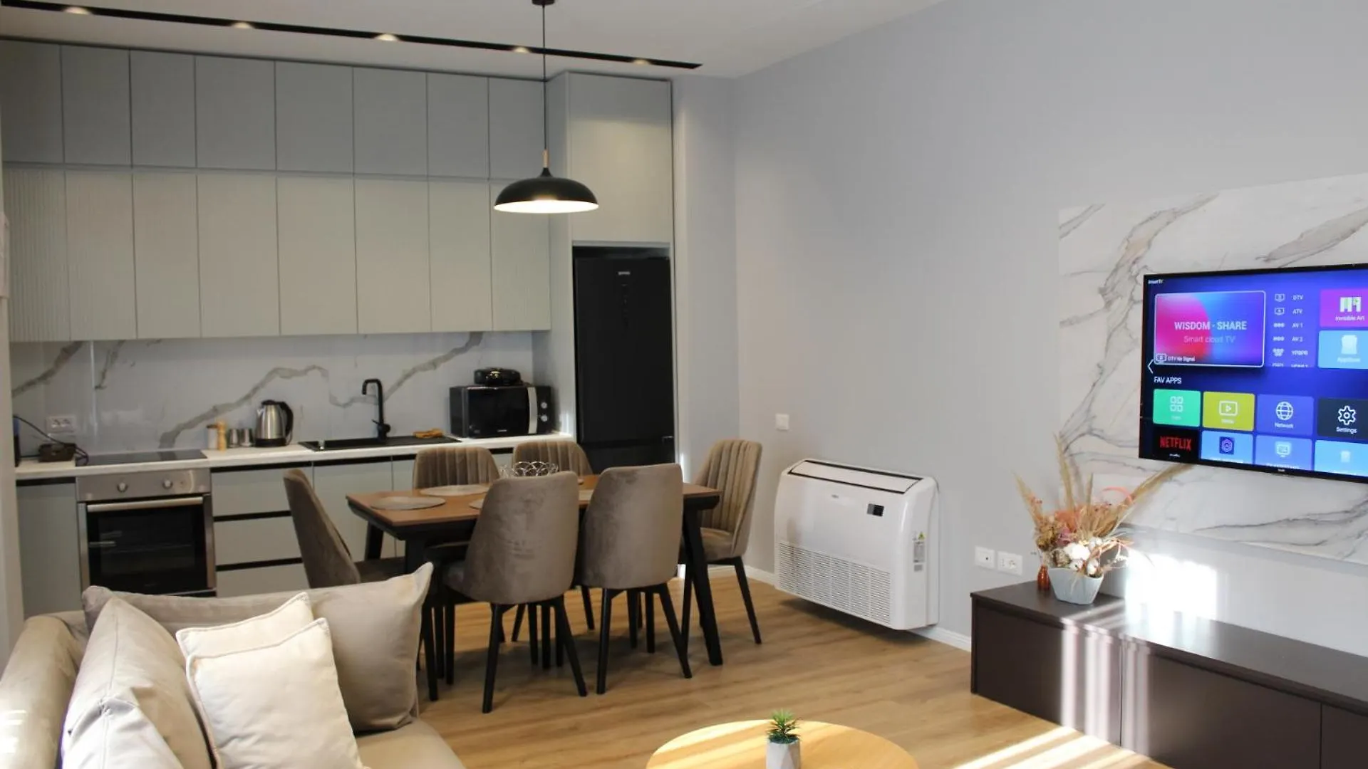 Tirana Ideal Apartment アルバニア
